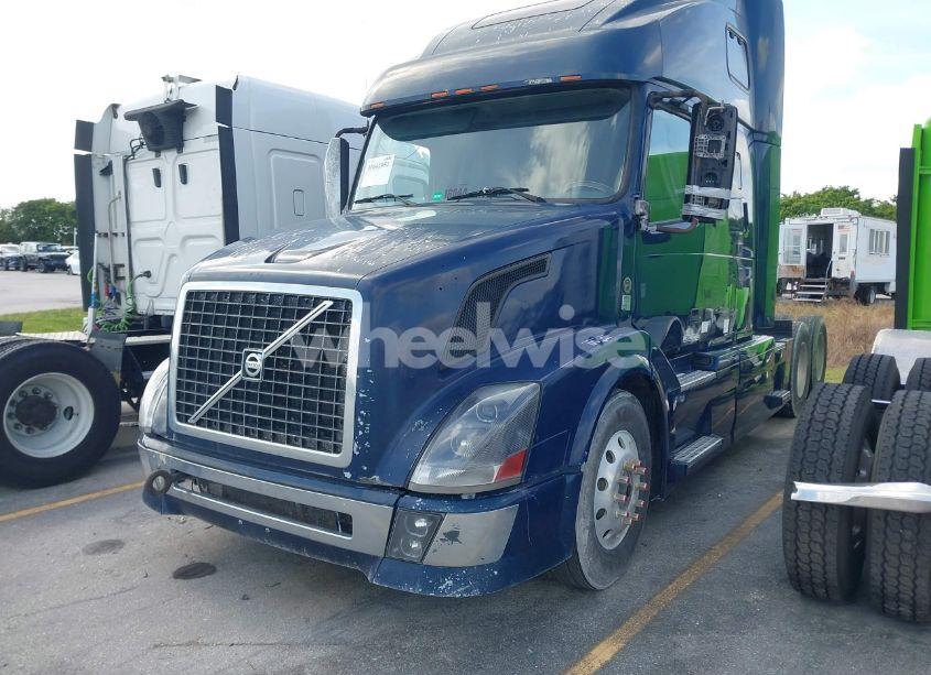 Photo 2 of 2009 Volvo Vn VNL (VIN 4V4NC9EJ09N275326)