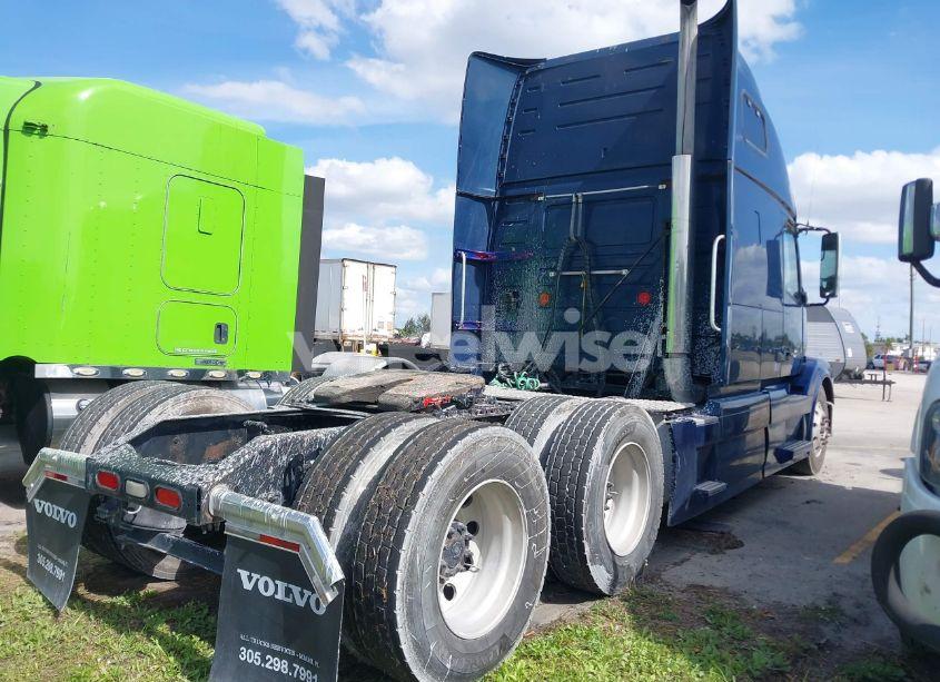 Photo 4 of 2009 Volvo Vn VNL (VIN 4V4NC9EJ09N275326)