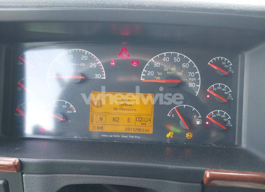 Photo 5 of 2009 Volvo Vn VNL (VIN 4V4NC9EJ09N275326)