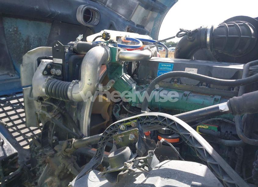 Photo 9 of 2009 Volvo Vn VNL (VIN 4V4NC9EJ09N275326)