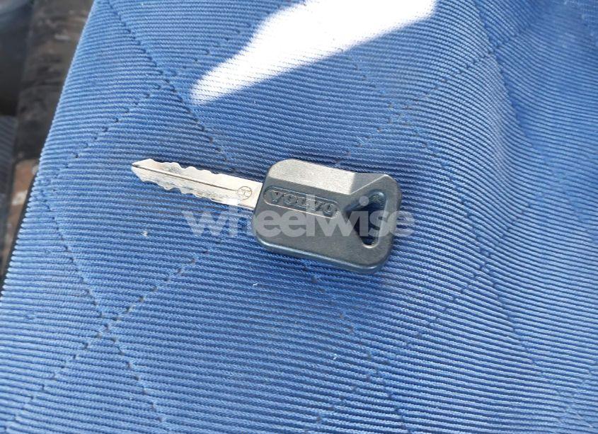 Photo 10 of 2012 Volvo Vn (VIN 4V4NC9EJ0CN551219)