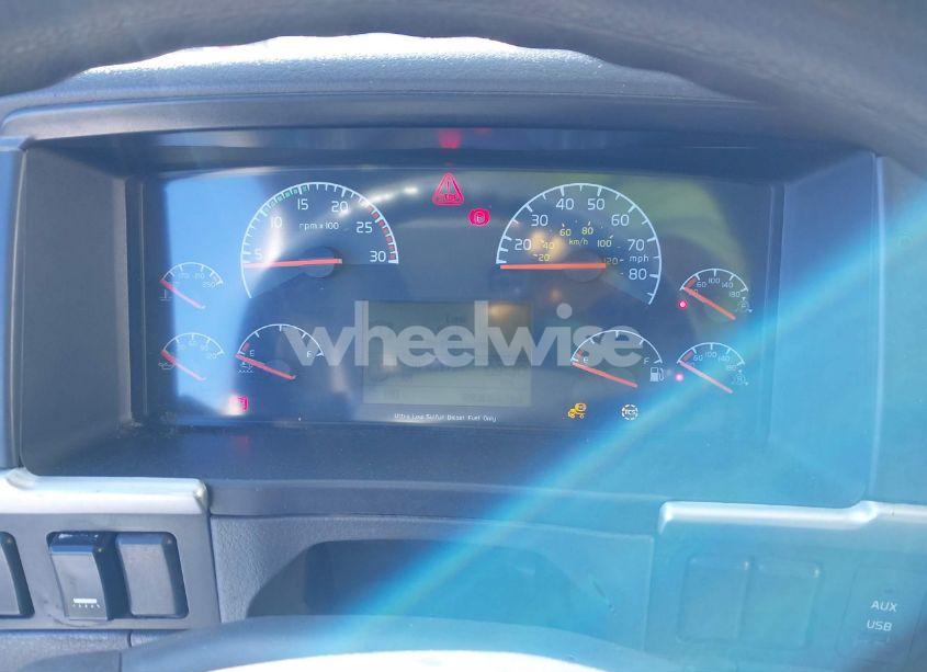 Photo 16 of 2012 Volvo Vn (VIN 4V4NC9EJ0CN551219)