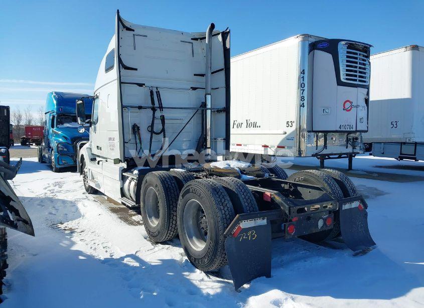 Photo 3 of 2012 Volvo Vn (VIN 4V4NC9EJ0CN551219)