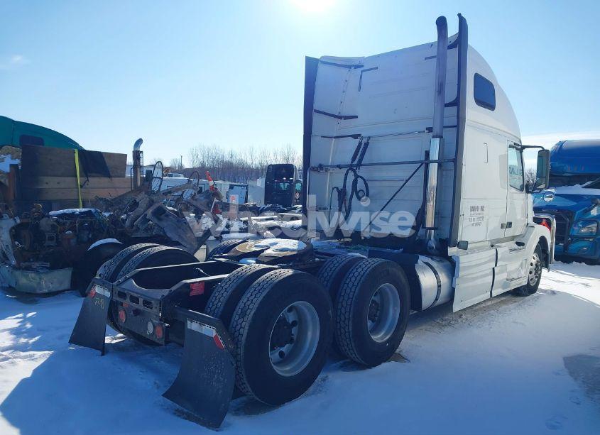 Photo 4 of 2012 Volvo Vn (VIN 4V4NC9EJ0CN551219)