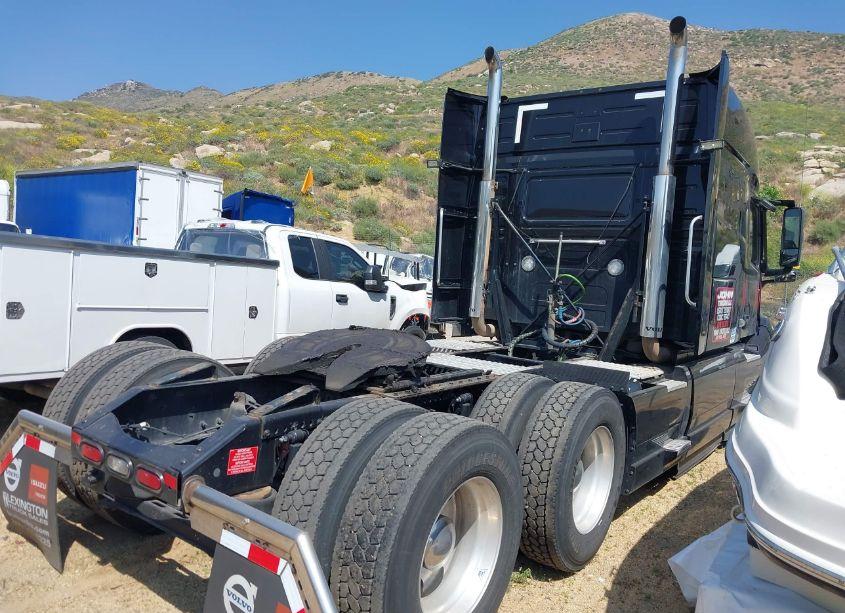Photo 4 of 2019 Volvo Vnl (VIN 4V4NC9EJ0KN202382)