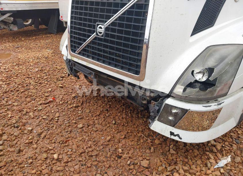 Photo 10 of 2011 Volvo Vn VNL (VIN 4V4NC9EJ3BN295091)