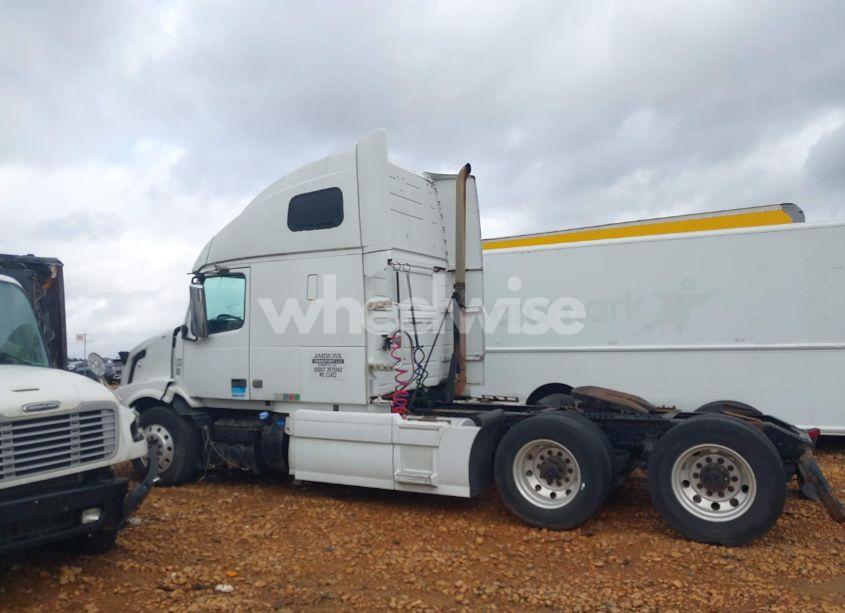 Photo 13 of 2011 Volvo Vn VNL (VIN 4V4NC9EJ3BN295091)