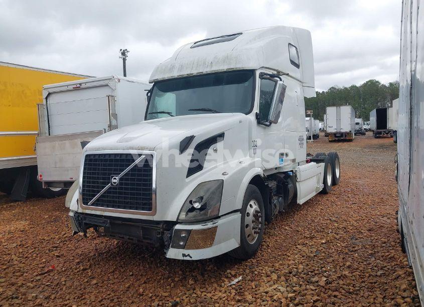 Photo 2 of 2011 Volvo Vn VNL (VIN 4V4NC9EJ3BN295091)