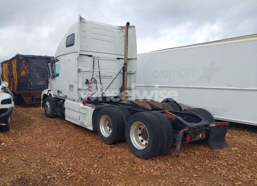 Photo 3 of 2011 Volvo Vn VNL (VIN 4V4NC9EJ3BN295091)