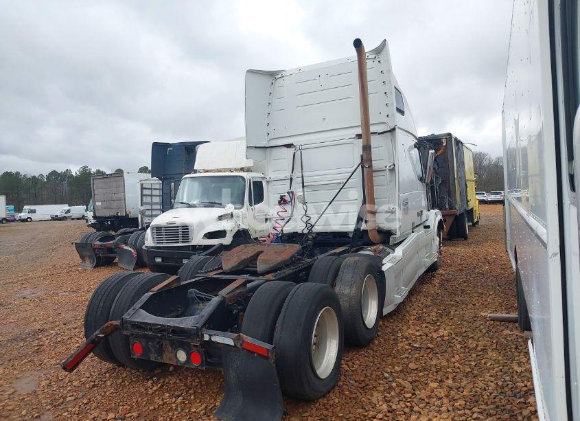 Photo 4 of 2011 Volvo Vn VNL (VIN 4V4NC9EJ3BN295091)