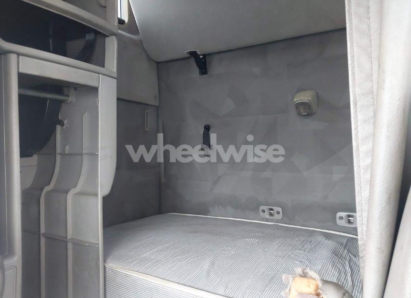 Photo 7 of 2011 Volvo Vn VNL (VIN 4V4NC9EJ3BN295091)