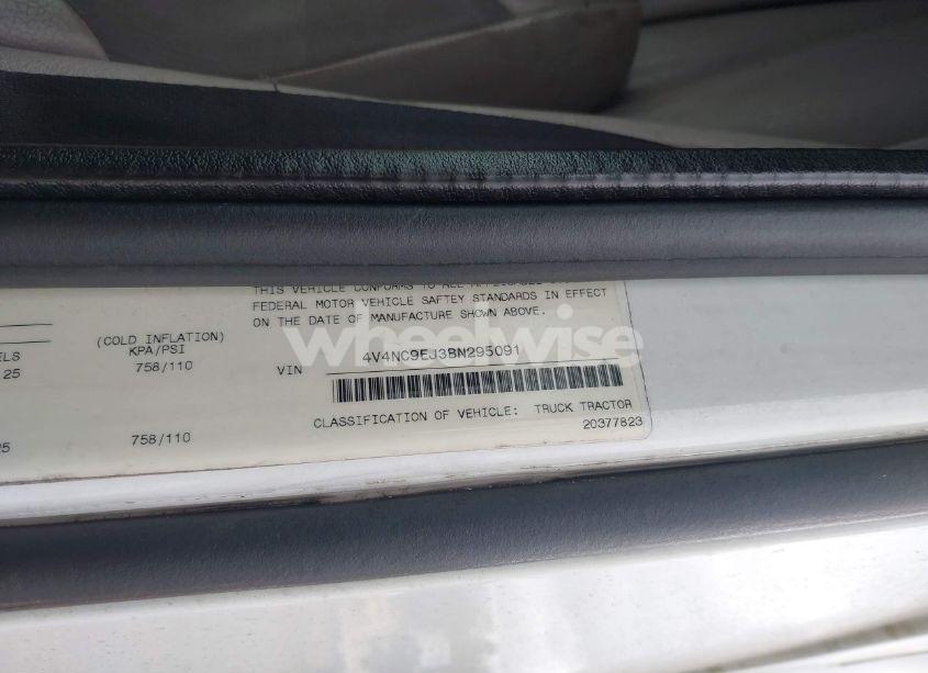 Photo 8 of 2011 Volvo Vn VNL (VIN 4V4NC9EJ3BN295091)