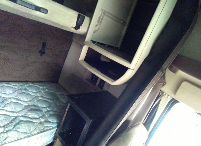 Photo 13 of 2015 Volvo Vn VNL (VIN 4V4NC9EJ4FN918580)