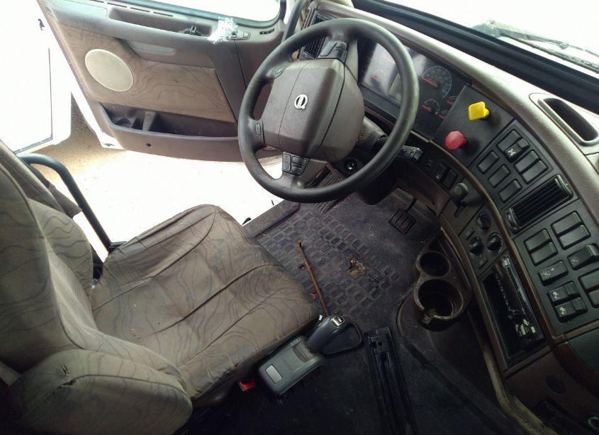 Photo 15 of 2015 Volvo Vn VNL (VIN 4V4NC9EJ4FN918580)