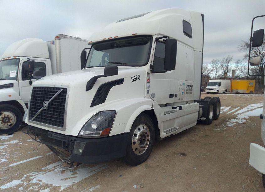 Photo 2 of 2015 Volvo Vn VNL (VIN 4V4NC9EJ4FN918580)