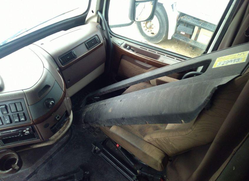 Photo 20 of 2015 Volvo Vn VNL (VIN 4V4NC9EJ4FN918580)