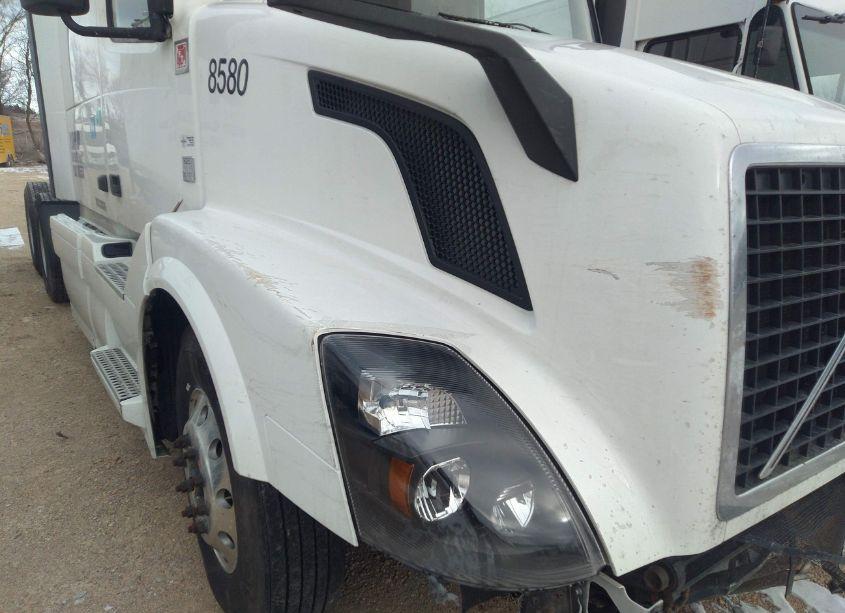 Photo 21 of 2015 Volvo Vn VNL (VIN 4V4NC9EJ4FN918580)