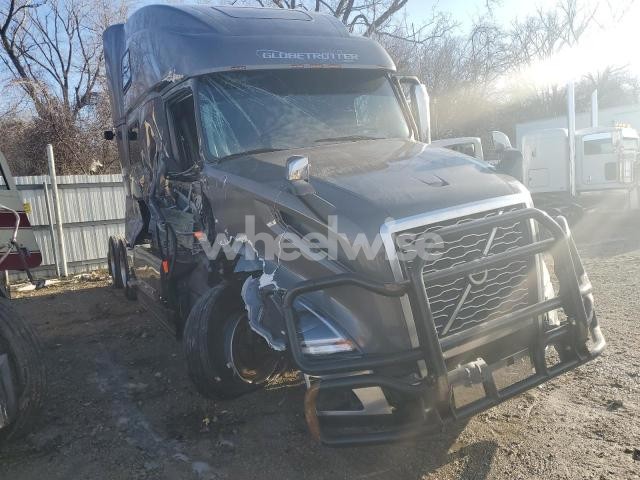 Photo 5 of 2025 VOLVO VN VNL (VIN 4V4NC9EJ5SN664808)