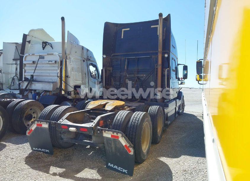 Photo 4 of 2010 Volvo Vn VNL (VIN 4V4NC9EJ6AN291891)