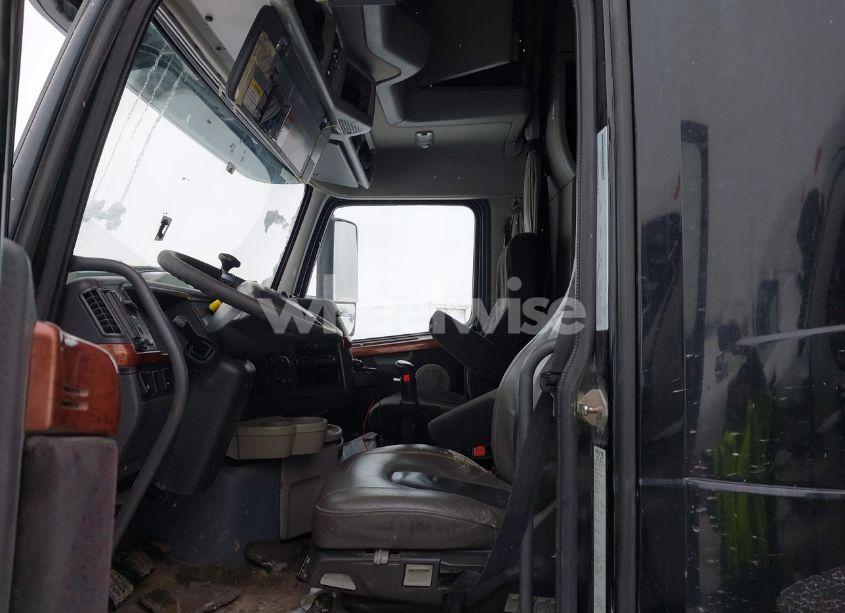 Photo 6 of 2010 Volvo Vn VNL (VIN 4V4NC9EJ6AN291891)