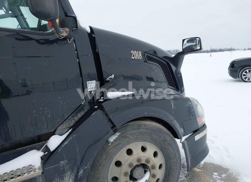 Photo 9 of 2010 Volvo Vn VNL (VIN 4V4NC9EJ6AN291891)