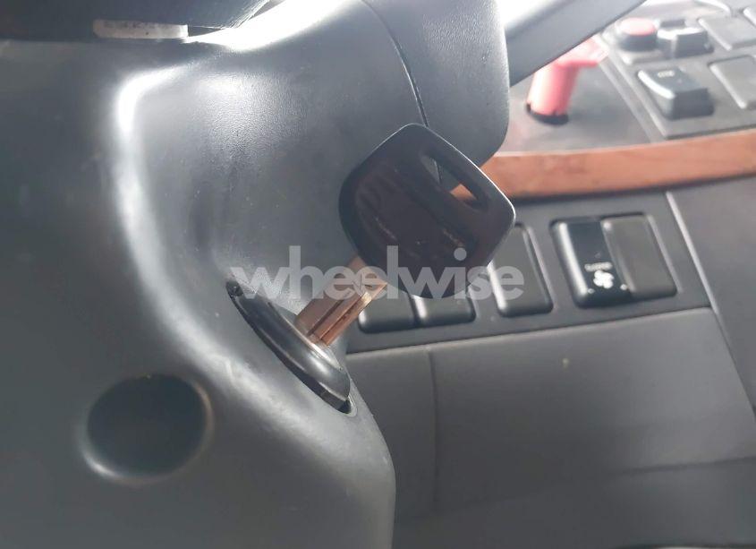 Photo 10 of 2012 Volvo Vn (VIN 4V4NC9EJ6CN542458)