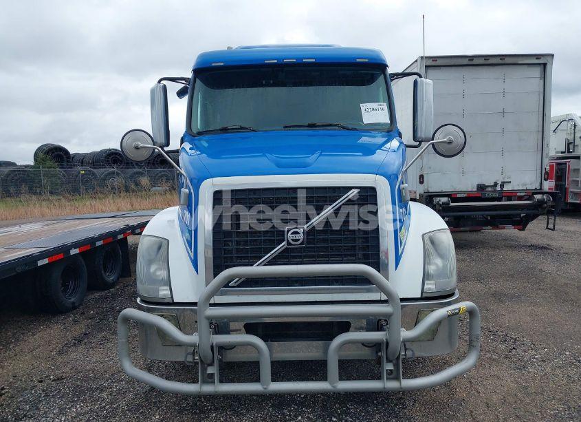 Photo 12 of 2012 Volvo Vn (VIN 4V4NC9EJ6CN542458)