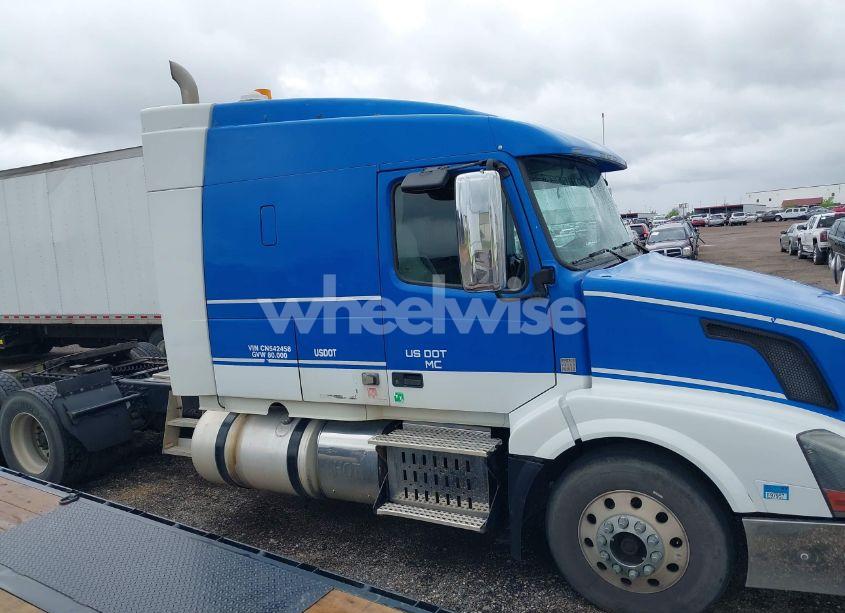Photo 13 of 2012 Volvo Vn (VIN 4V4NC9EJ6CN542458)