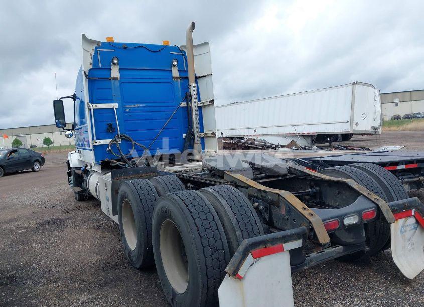 Photo 3 of 2012 Volvo Vn (VIN 4V4NC9EJ6CN542458)