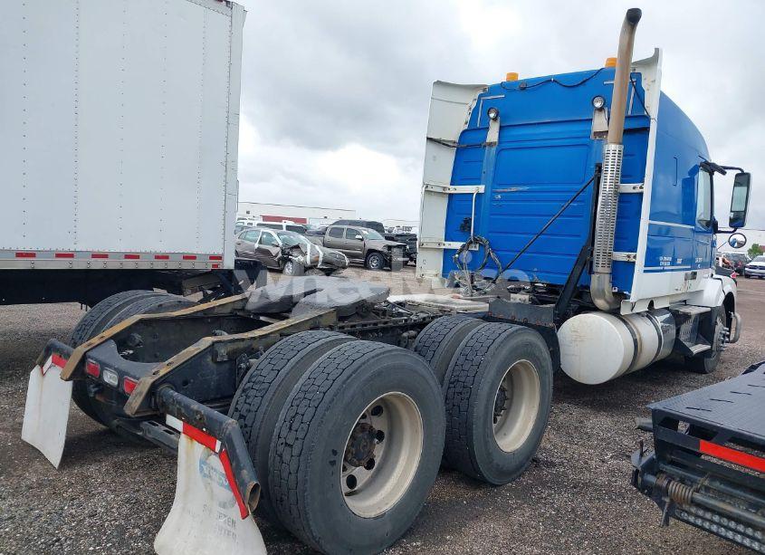 Photo 4 of 2012 Volvo Vn (VIN 4V4NC9EJ6CN542458)