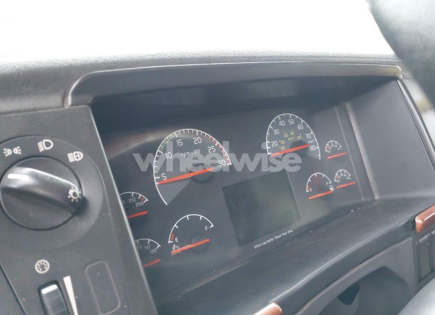 Photo 5 of 2012 Volvo Vn (VIN 4V4NC9EJ6CN542458)