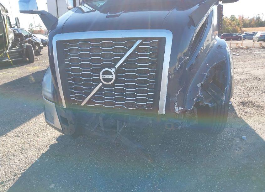 Photo 12 of 2019 Volvo Vnl (VIN 4V4NC9EJ7KN195592)