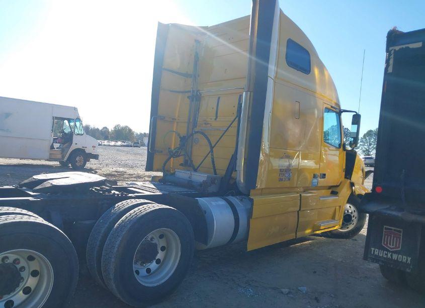 Photo 13 of 2011 Volvo Vn VNL (VIN 4V4NC9EJ9BN297394)