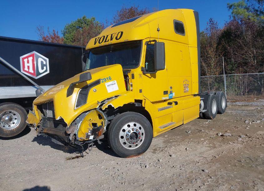 Photo 2 of 2011 Volvo Vn VNL (VIN 4V4NC9EJ9BN297394)