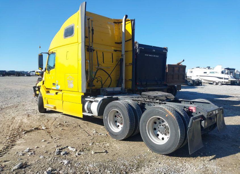 Photo 3 of 2011 Volvo Vn VNL (VIN 4V4NC9EJ9BN297394)