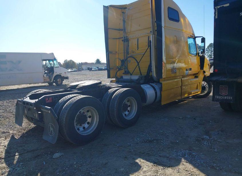 Photo 4 of 2011 Volvo Vn VNL (VIN 4V4NC9EJ9BN297394)