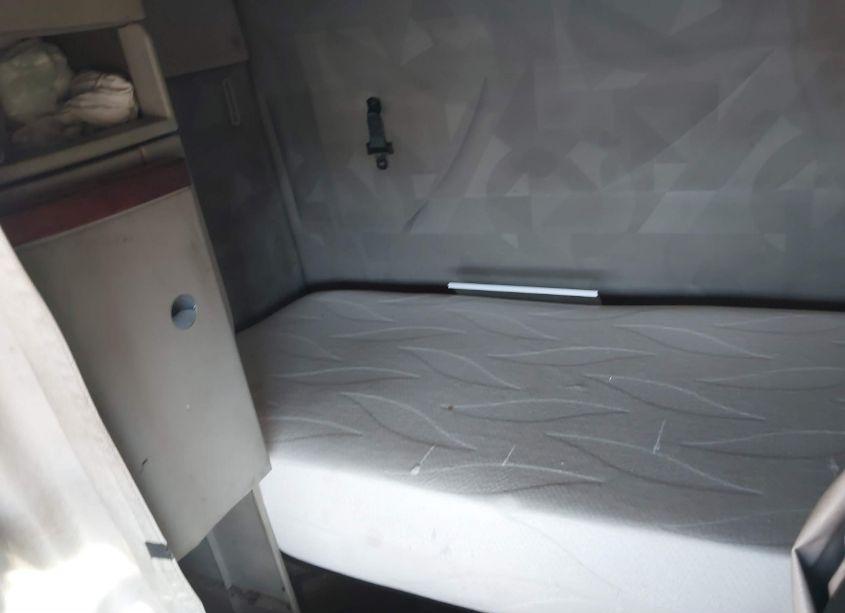 Photo 7 of 2011 Volvo Vn VNL (VIN 4V4NC9EJ9BN297394)