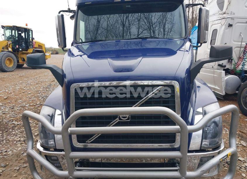 Photo 12 of 2011 Volvo Vn VNL (VIN 4V4NC9EJ9BN533879)