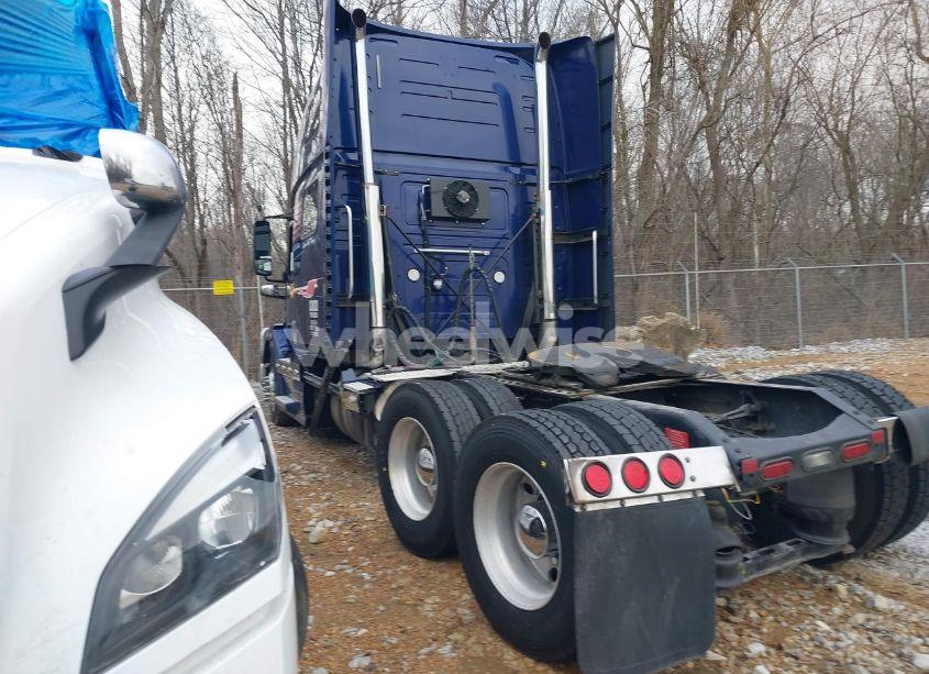 Photo 3 of 2011 Volvo Vn VNL (VIN 4V4NC9EJ9BN533879)