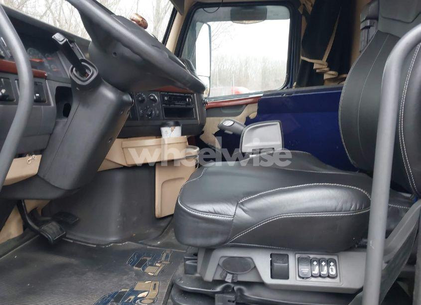 Photo 6 of 2011 Volvo Vn VNL (VIN 4V4NC9EJ9BN533879)