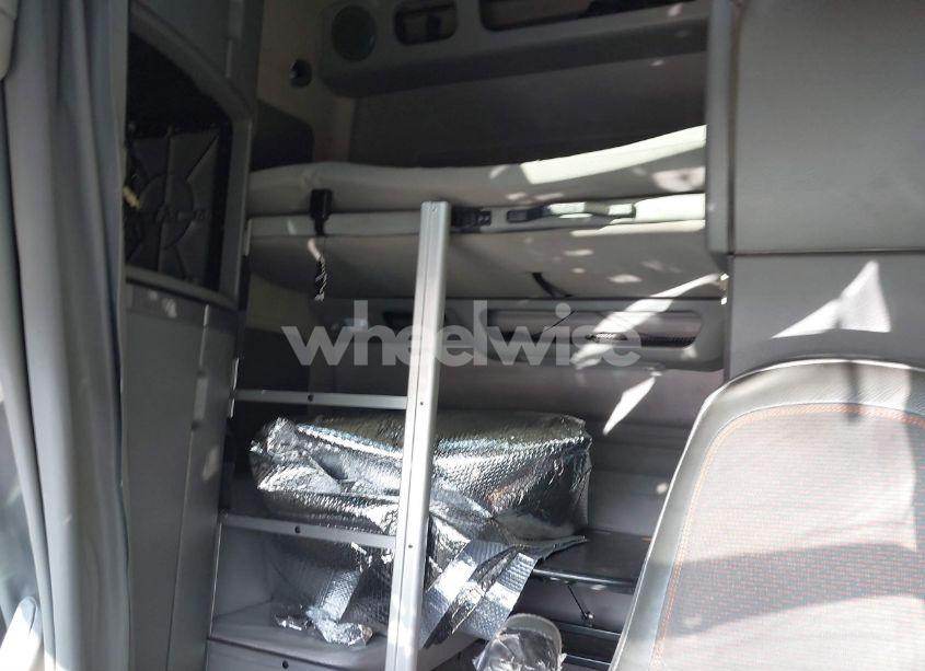 Photo 6 of 2019 Volvo Vnl (VIN 4V4NC9EJ9KN207967)