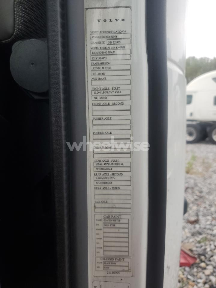 Photo 10 of 2024 VOLVO VNL SEMI TRUCK (VIN 4V4NC9EJ9RN652963)