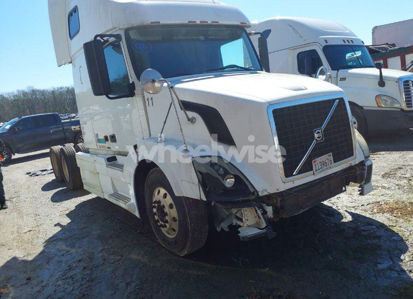 2008 Volvo Vn VNL (VIN 4V4NC9GH18N460137) main photo