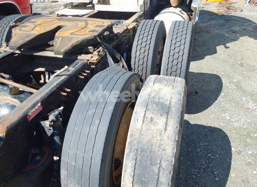 Photo 14 of 2008 Volvo Vn VNL (VIN 4V4NC9GH18N460137)