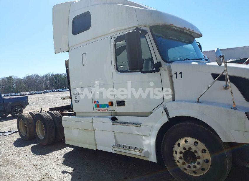 Photo 16 of 2008 Volvo Vn VNL (VIN 4V4NC9GH18N460137)