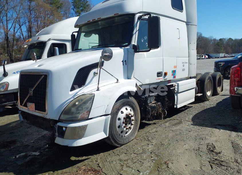 Photo 2 of 2008 Volvo Vn VNL (VIN 4V4NC9GH18N460137)