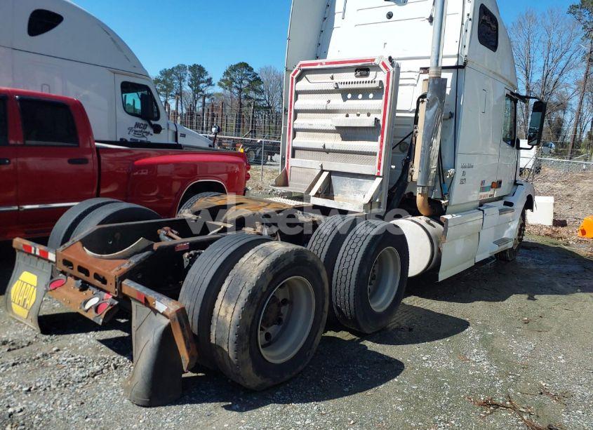 Photo 4 of 2008 Volvo Vn VNL (VIN 4V4NC9GH18N460137)