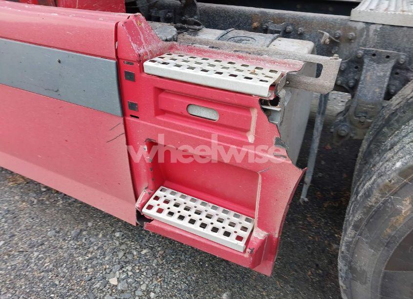 Photo 11 of 2005 Volvo Vn VNL (VIN 4V4NC9GH25N388120)