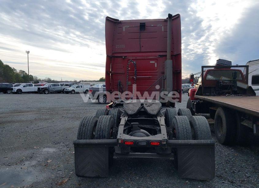 Photo 18 of 2005 Volvo Vn VNL (VIN 4V4NC9GH25N388120)