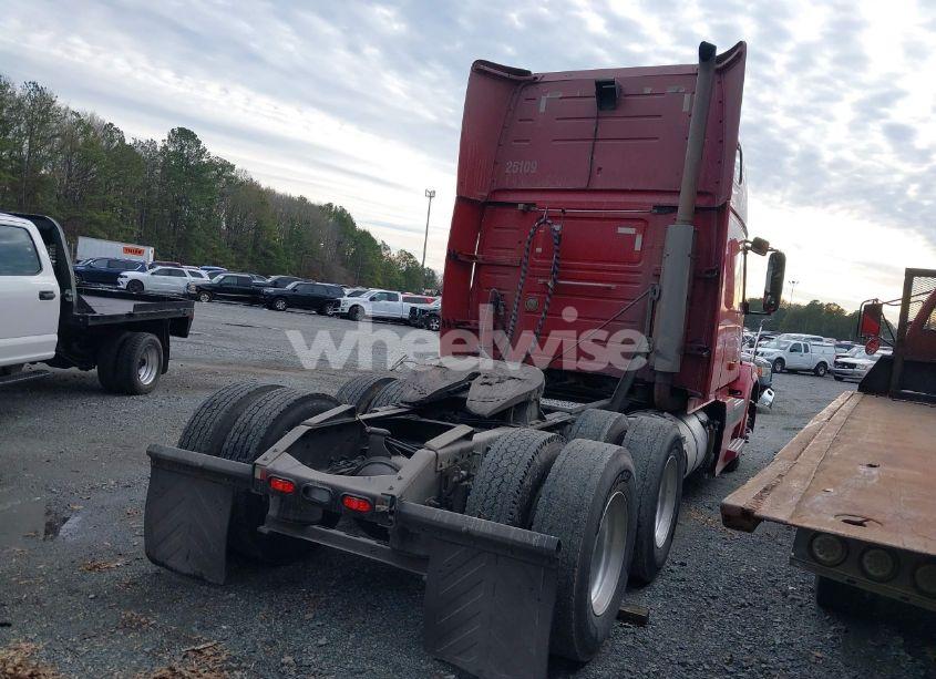 Photo 4 of 2005 Volvo Vn VNL (VIN 4V4NC9GH25N388120)